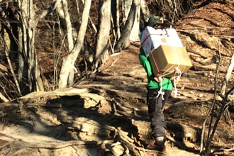 画像：荷上げの様子